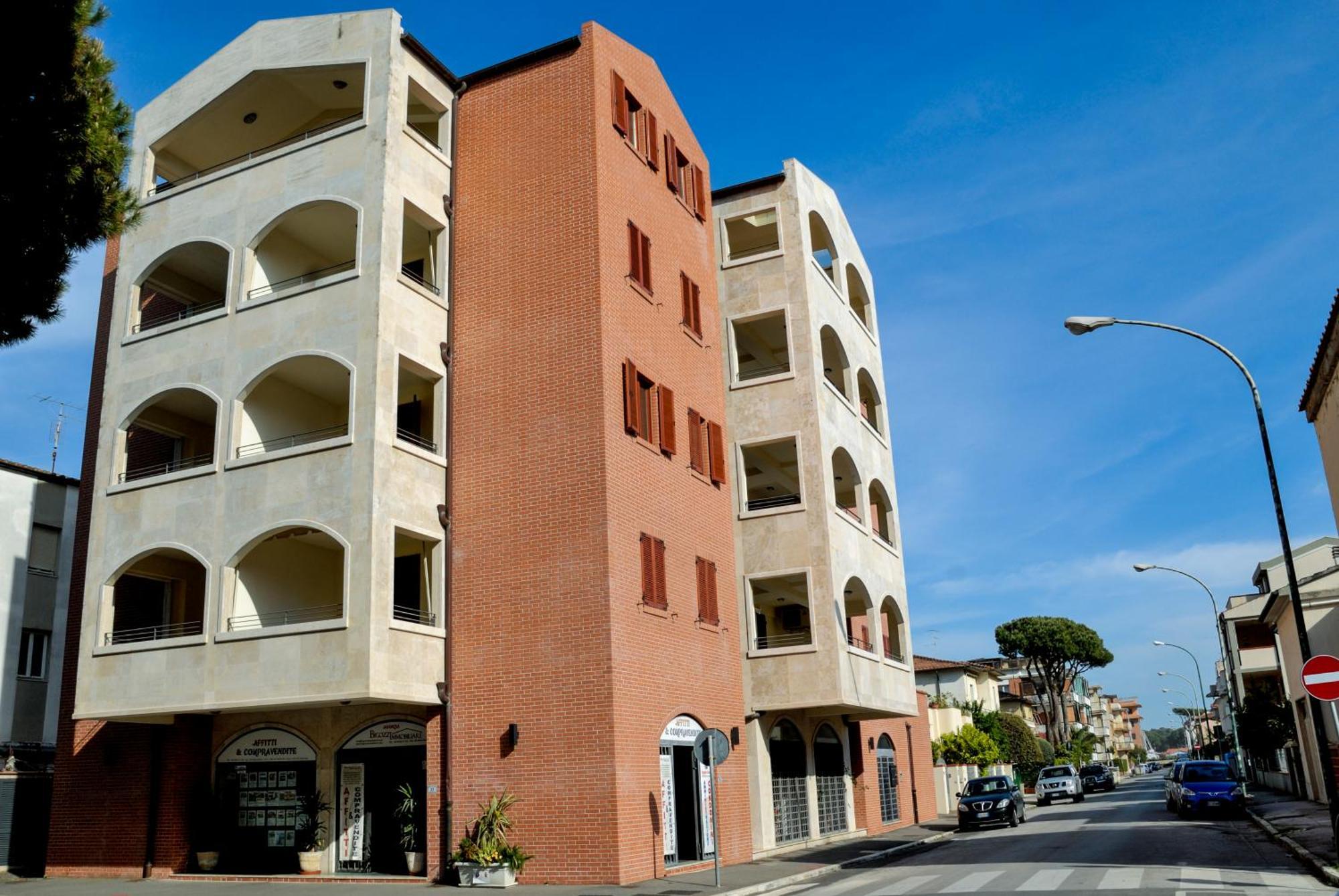 I Portici Appartamenti Marina di Grosseto Exterior photo